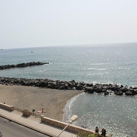גיארדיני נאקסוס Appartamento Vista D'Incanto מראה חיצוני תמונה