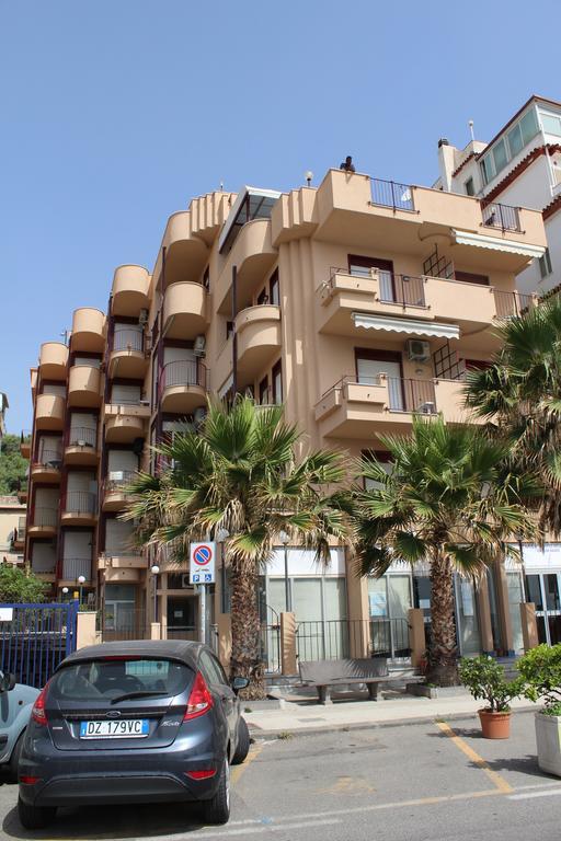 גיארדיני נאקסוס Appartamento Vista D'Incanto מראה חיצוני תמונה